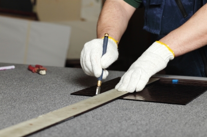 cutting a glass,focus on a tool